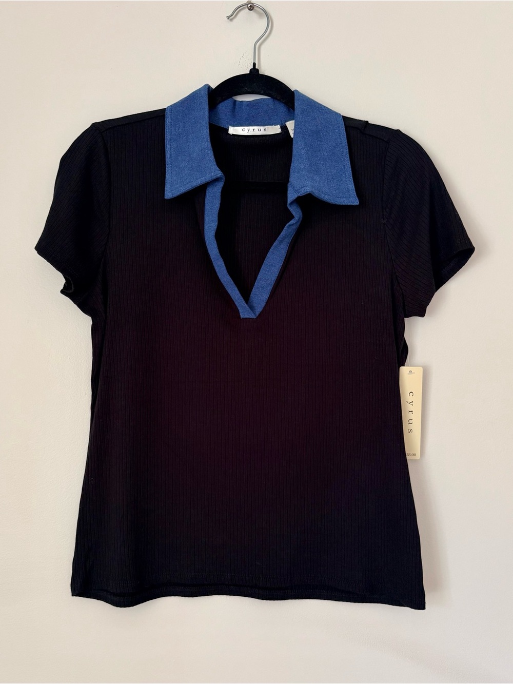 Cyrus Short-Sleeve Ribbed Polo Top with Blue Collar SZ.M